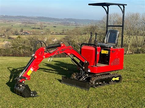 smallest mini digger available|1 tonne mini digger.